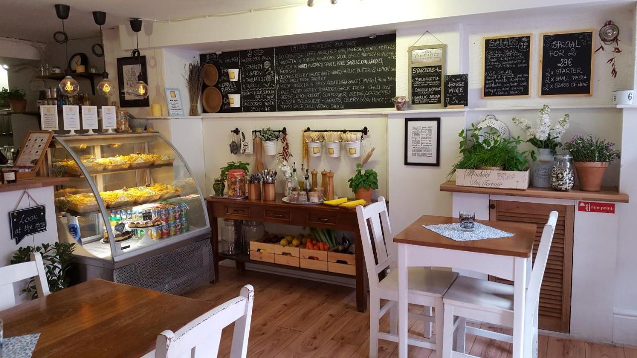 Pasta Factory Guest Rooms غالواي المظهر الخارجي الصورة